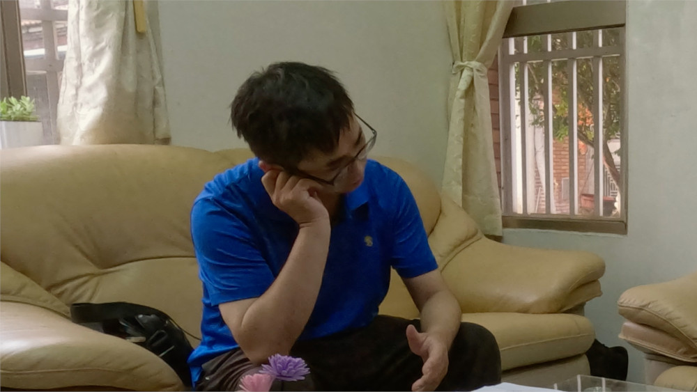 幻聽總是冷不防的出現在坤典的生活中