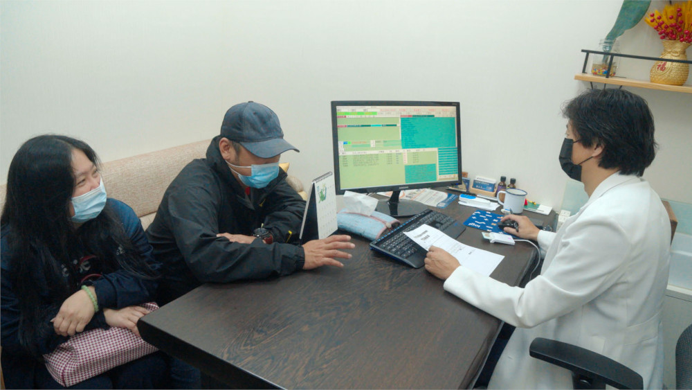 固定的回診跟服藥讓國偉的狀況穩定