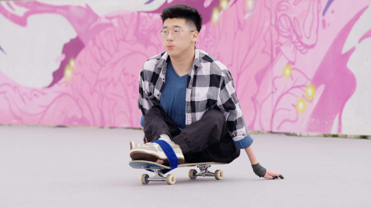 文凱看國外身障者滑板的影片自學滑板動作